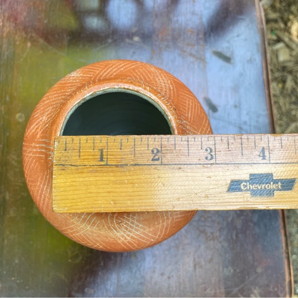 Artisan Pottery Vase in Basket Weave Pattern - Picture 6 of 8